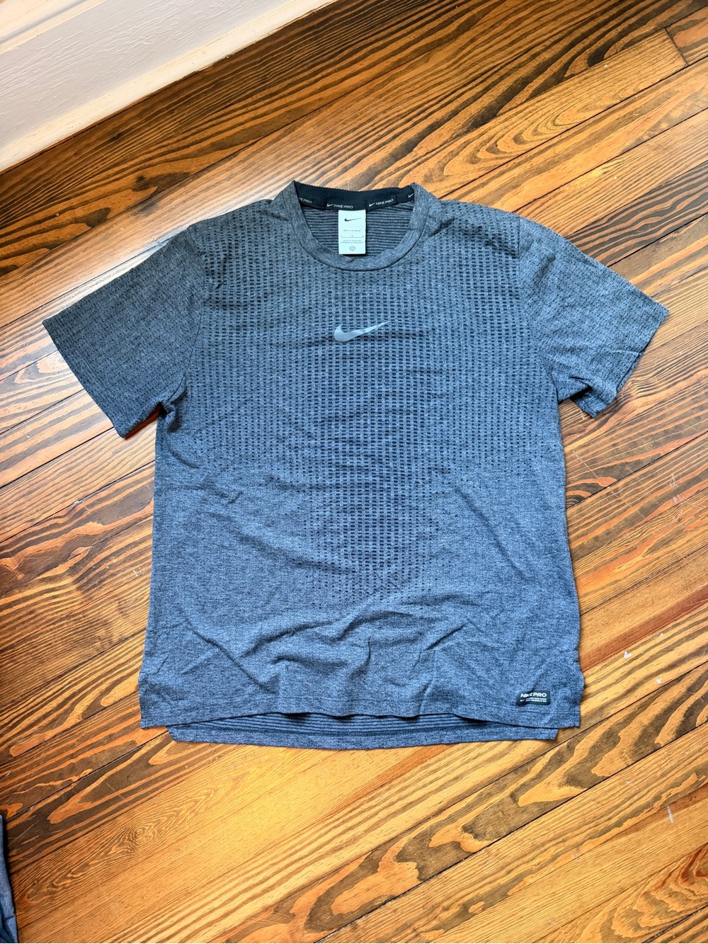 Nike Men's Gray Short Sleeve Running Shirt